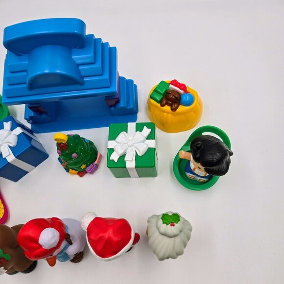 Fisher-Price Christmas Little People Snowman Tree Santa Mrs. Claus Reindeer Adve - Picture 7 of 10